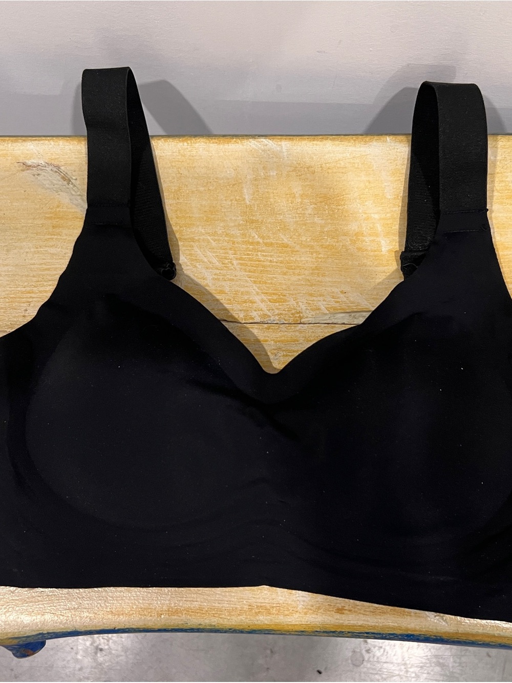 Black Seamless Wireless Bra - Women's Intimates